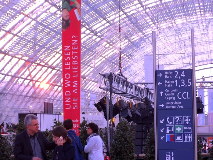 Auf der Messe geht die Sonne unter