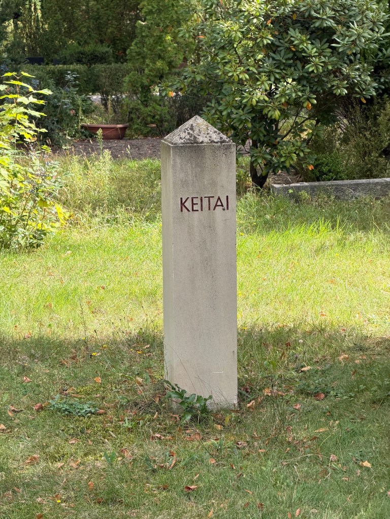 Grabstein des Dichters Georg Heym auf dem Luisenkirchhof III, Berlin-Charlottenburg.